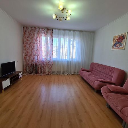 Apartament 2 Bedrooms, Botanica Chisináu Exterior foto